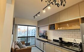 Apartamento 2 quartos em frente ao Allianz com 1 vaga gratuita e piscina no rooftop